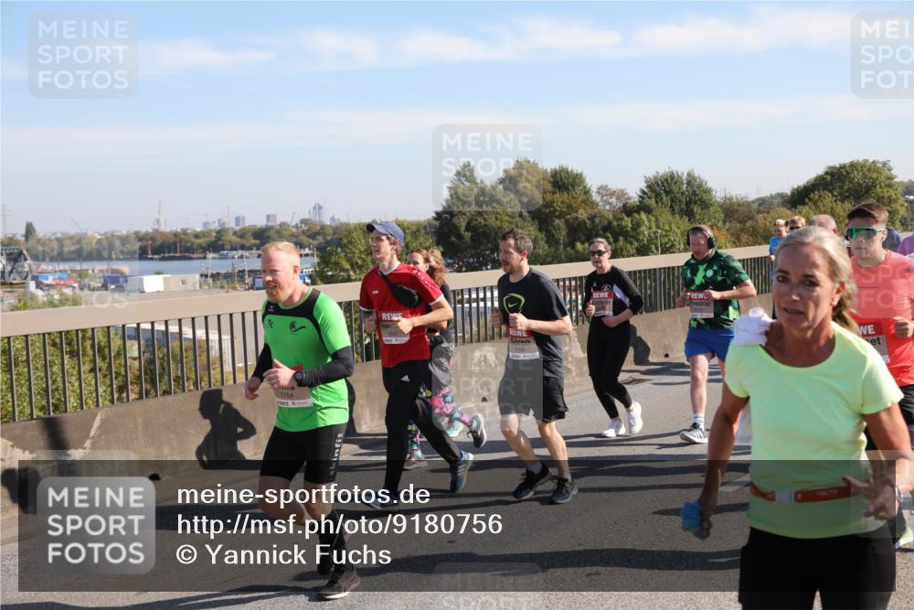 03.10.2025 - Köhlbrandbrückenlauf Yannick Fuchs http://msf.ph/oto/9180756 03.10.2025 11:21:54 Position 3 5704 meine-sportfotos.de