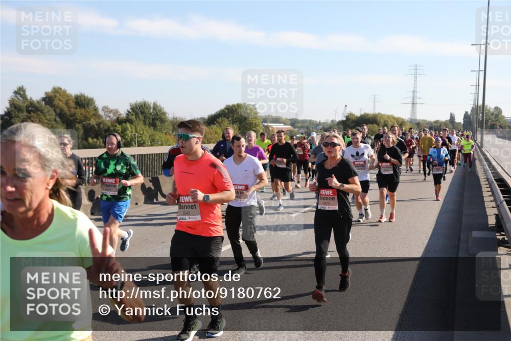 03.10.2025 - Köhlbrandbrückenlauf Yannick Fuchs http://msf.ph/oto/9180762 03.10.2025 11:21:55 Position 3 5543, 6474 meine-sportfotos.de