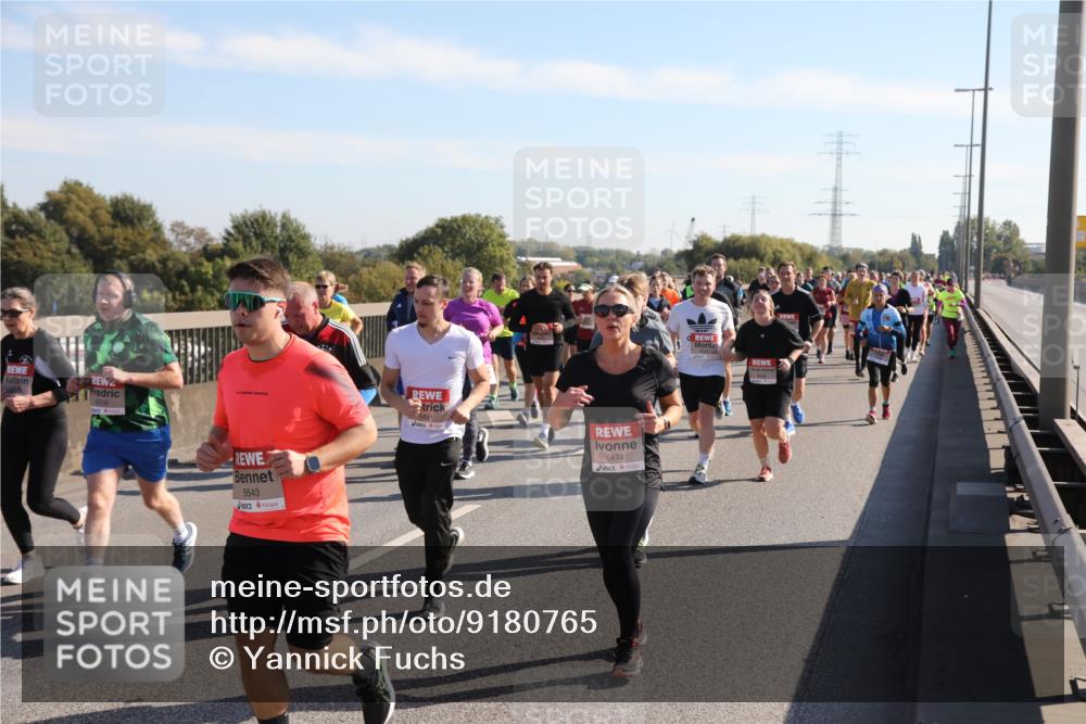 03.10.2025 - Köhlbrandbrückenlauf Yannick Fuchs http://msf.ph/oto/9180765 03.10.2025 11:21:55 Position 3 6316, 5543, 6474 meine-sportfotos.de