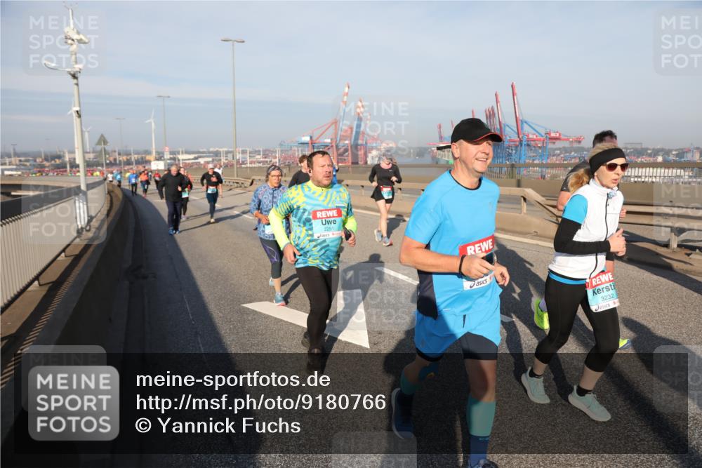 03.10.2025 - Köhlbrandbrückenlauf Yannick Fuchs http://msf.ph/oto/9180766 03.10.2025 08:55:18 Position 2 2251, 3232 meine-sportfotos.de