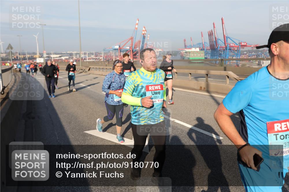 03.10.2025 - Köhlbrandbrückenlauf Yannick Fuchs http://msf.ph/oto/9180770 03.10.2025 08:55:19 Position 2 2251, 37 meine-sportfotos.de