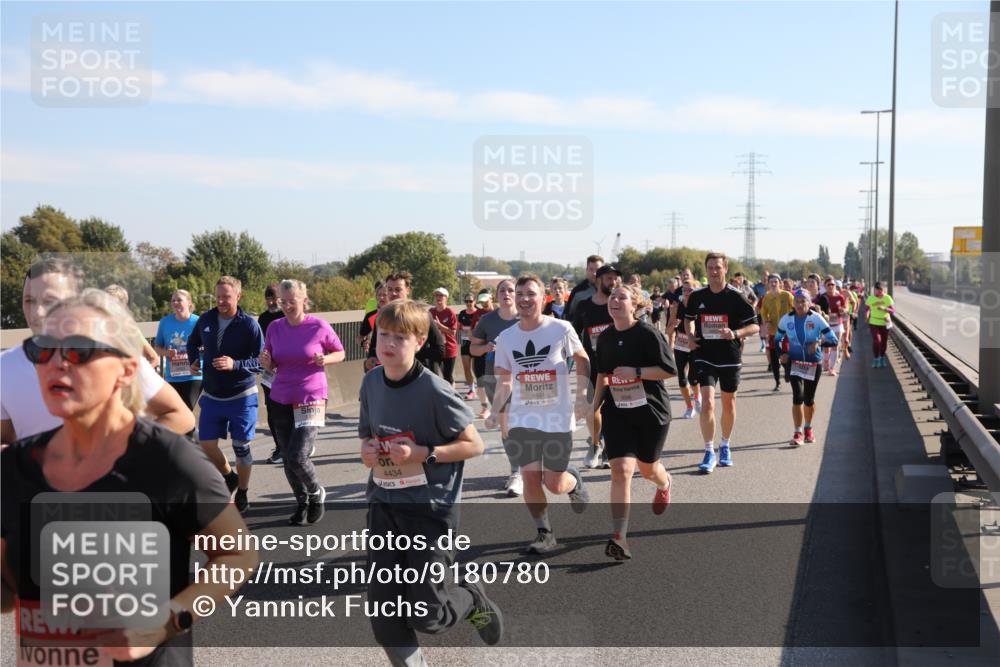 03.10.2025 - Köhlbrandbrückenlauf Yannick Fuchs http://msf.ph/oto/9180780 03.10.2025 11:21:56 Position 3 4434, 6591 meine-sportfotos.de