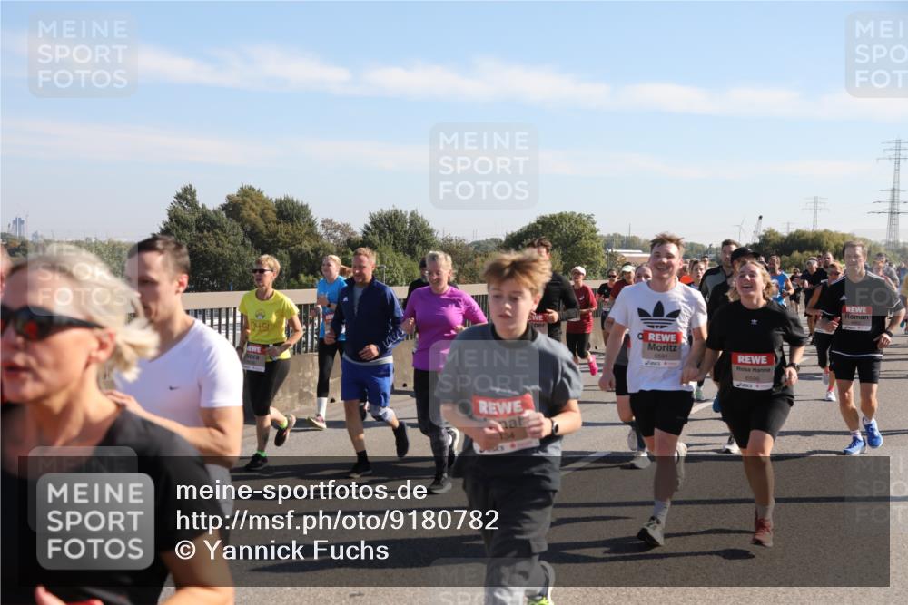 03.10.2025 - Köhlbrandbrückenlauf Yannick Fuchs http://msf.ph/oto/9180782 03.10.2025 11:21:57 Position 3 045, 134, 6591, 6596 meine-sportfotos.de