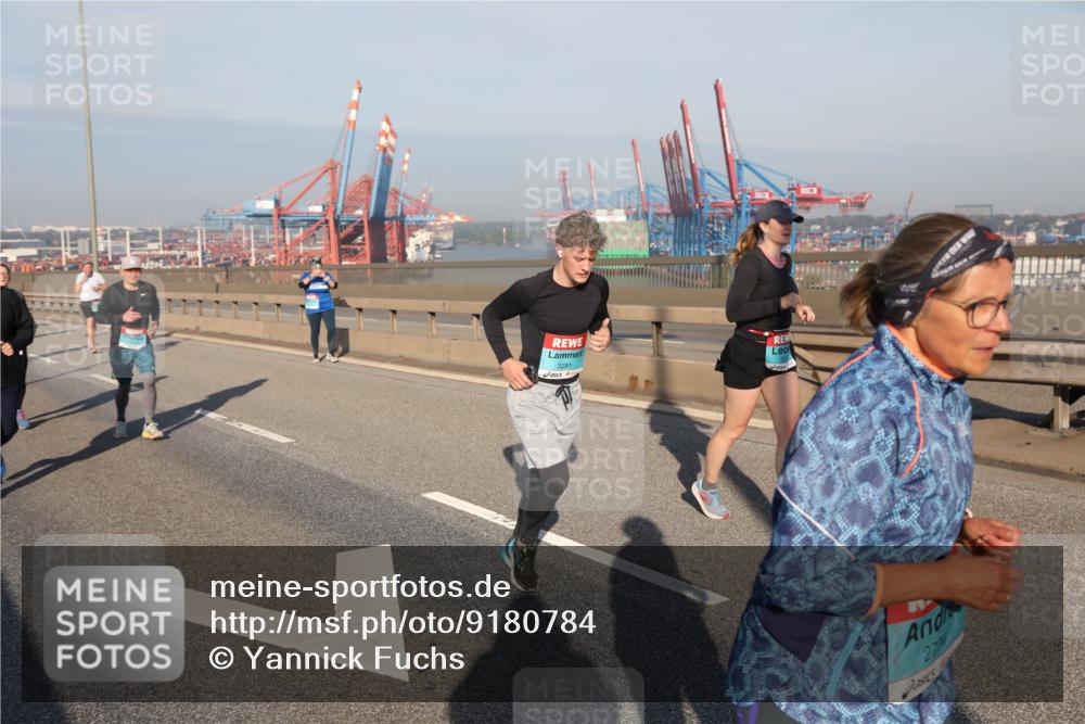 03.10.2025 - Köhlbrandbrückenlauf Yannick Fuchs http://msf.ph/oto/9180784 03.10.2025 08:55:20 Position 2 3291, 27 meine-sportfotos.de