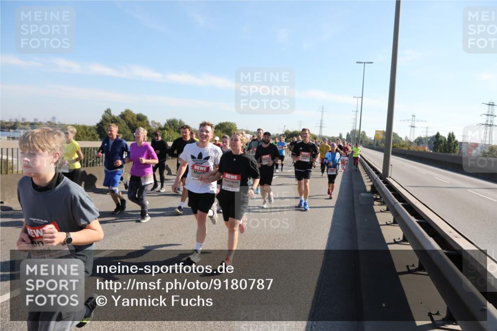 03.10.2025 - Köhlbrandbrückenlauf Yannick Fuchs http://msf.ph/oto/9180787 03.10.2025 11:21:58 Position 3 4434 meine-sportfotos.de