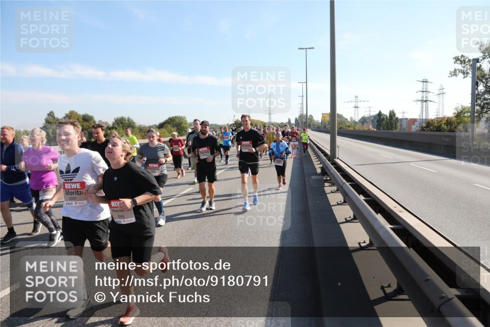 03.10.2025 - Köhlbrandbrückenlauf Yannick Fuchs http://msf.ph/oto/9180791 03.10.2025 11:21:58 Position 3 6591, 6596 meine-sportfotos.de