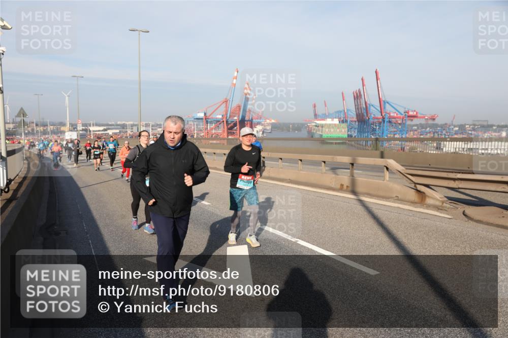 03.10.2025 - Köhlbrandbrückenlauf Yannick Fuchs http://msf.ph/oto/9180806 03.10.2025 08:55:22 Position 2  meine-sportfotos.de