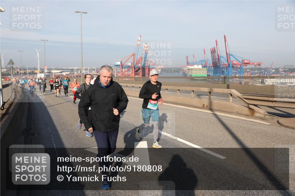 03.10.2025 - Köhlbrandbrückenlauf Yannick Fuchs http://msf.ph/oto/9180808 03.10.2025 08:55:23 Position 2  meine-sportfotos.de