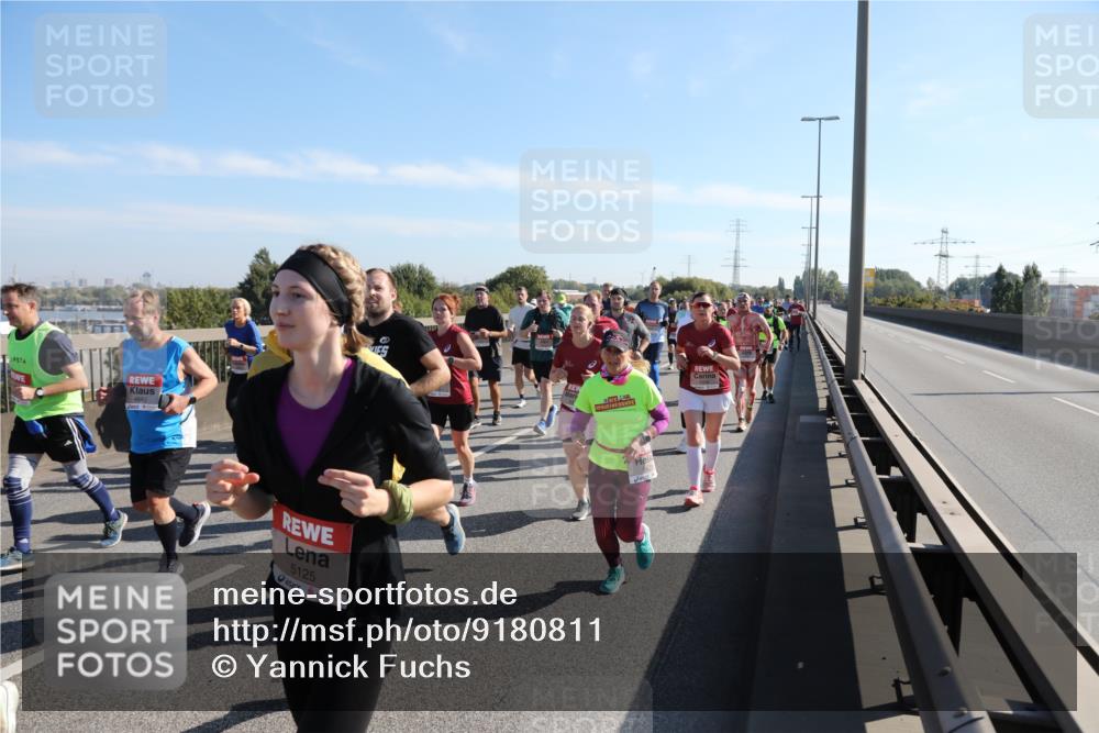 03.10.2025 - Köhlbrandbrückenlauf Yannick Fuchs http://msf.ph/oto/9180811 03.10.2025 11:22:04 Position 3 4840, 5038, 5125 meine-sportfotos.de