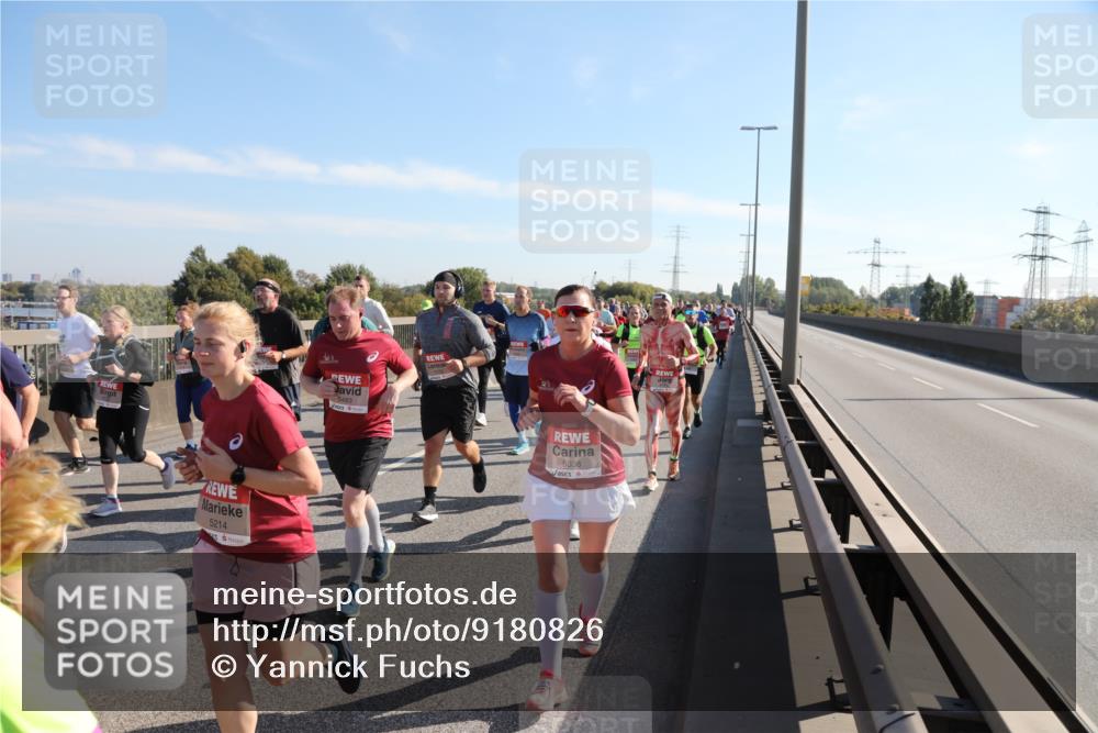 03.10.2025 - Köhlbrandbrückenlauf Yannick Fuchs http://msf.ph/oto/9180826 03.10.2025 11:22:05 Position 3 5214, 5483, 5038 meine-sportfotos.de