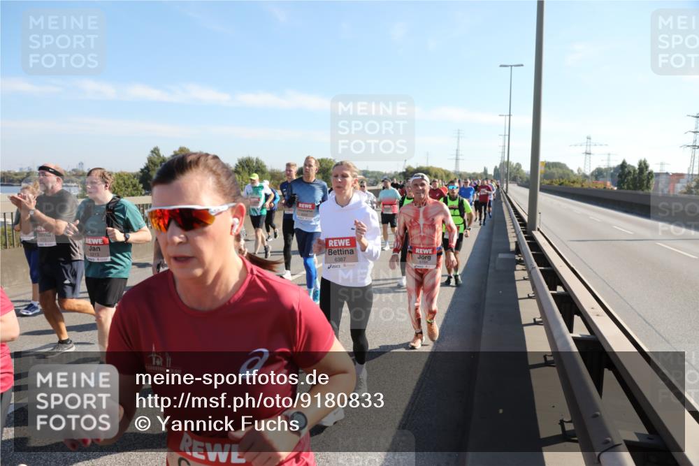 03.10.2025 - Köhlbrandbrückenlauf Yannick Fuchs http://msf.ph/oto/9180833 03.10.2025 11:22:06 Position 3 6173, 5213, 87, 6387 meine-sportfotos.de