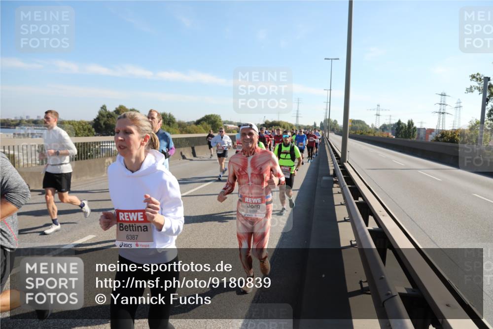 03.10.2025 - Köhlbrandbrückenlauf Yannick Fuchs http://msf.ph/oto/9180839 03.10.2025 11:22:07 Position 3 6387, 6188 meine-sportfotos.de