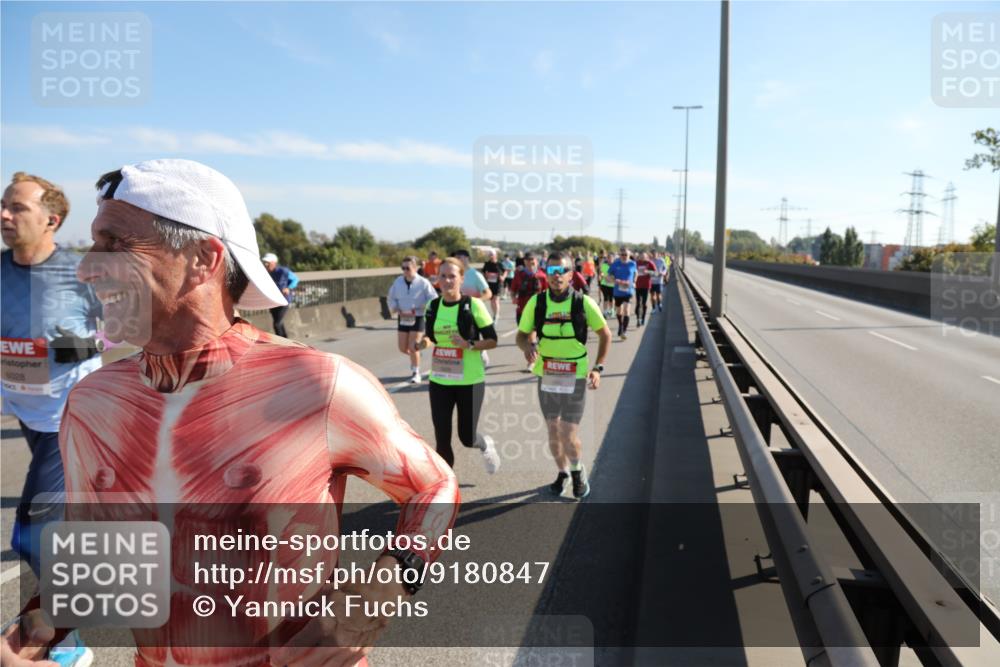 03.10.2025 - Köhlbrandbrückenlauf Yannick Fuchs http://msf.ph/oto/9180847 03.10.2025 11:22:07 Position 3 6028 meine-sportfotos.de