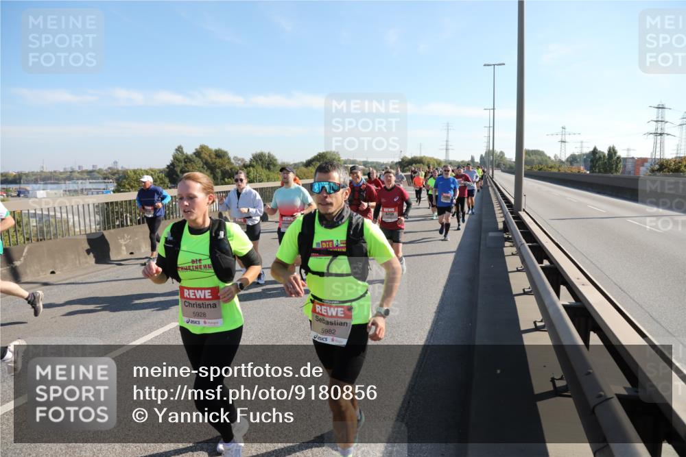 03.10.2025 - Köhlbrandbrückenlauf Yannick Fuchs http://msf.ph/oto/9180856 03.10.2025 11:22:08 Position 3 5928, 5982 meine-sportfotos.de