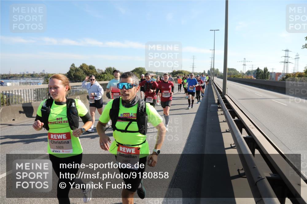 03.10.2025 - Köhlbrandbrückenlauf Yannick Fuchs http://msf.ph/oto/9180858 03.10.2025 11:22:08 Position 3 5928, 5982 meine-sportfotos.de