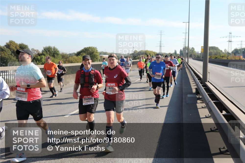 03.10.2025 - Köhlbrandbrückenlauf Yannick Fuchs http://msf.ph/oto/9180860 03.10.2025 11:22:09 Position 3 5007, 5686, 56 meine-sportfotos.de