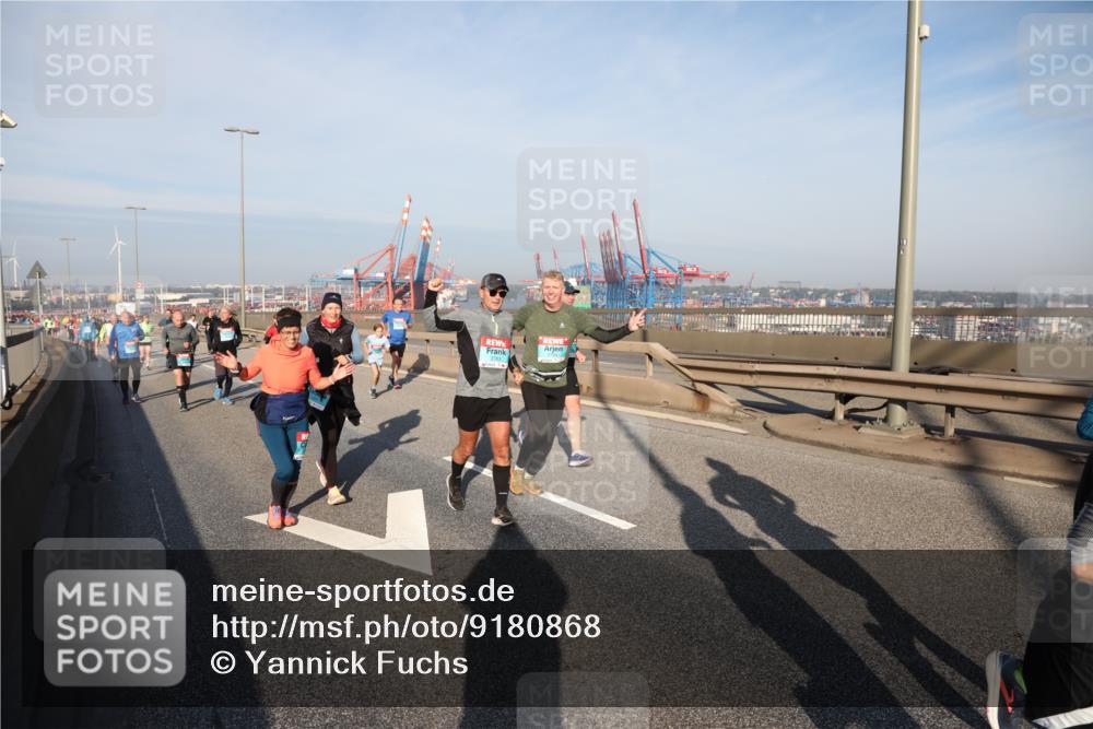 03.10.2025 - Köhlbrandbrückenlauf Yannick Fuchs http://msf.ph/oto/9180868 03.10.2025 08:55:32 Position 2  meine-sportfotos.de