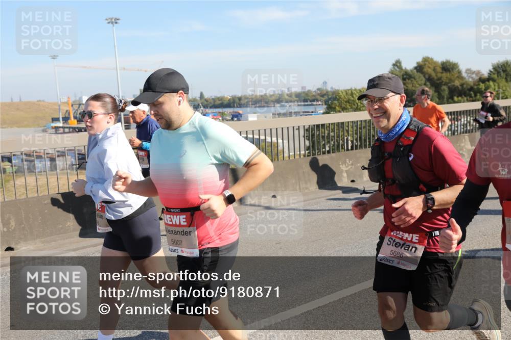 03.10.2025 - Köhlbrandbrückenlauf Yannick Fuchs http://msf.ph/oto/9180871 03.10.2025 11:22:10 Position 3 5007, 5686 meine-sportfotos.de