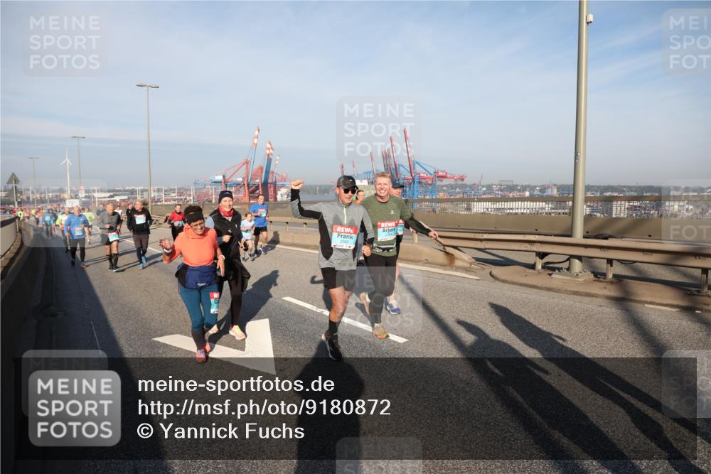 03.10.2025 - Köhlbrandbrückenlauf Yannick Fuchs http://msf.ph/oto/9180872 03.10.2025 08:55:32 Position 2 2783 meine-sportfotos.de