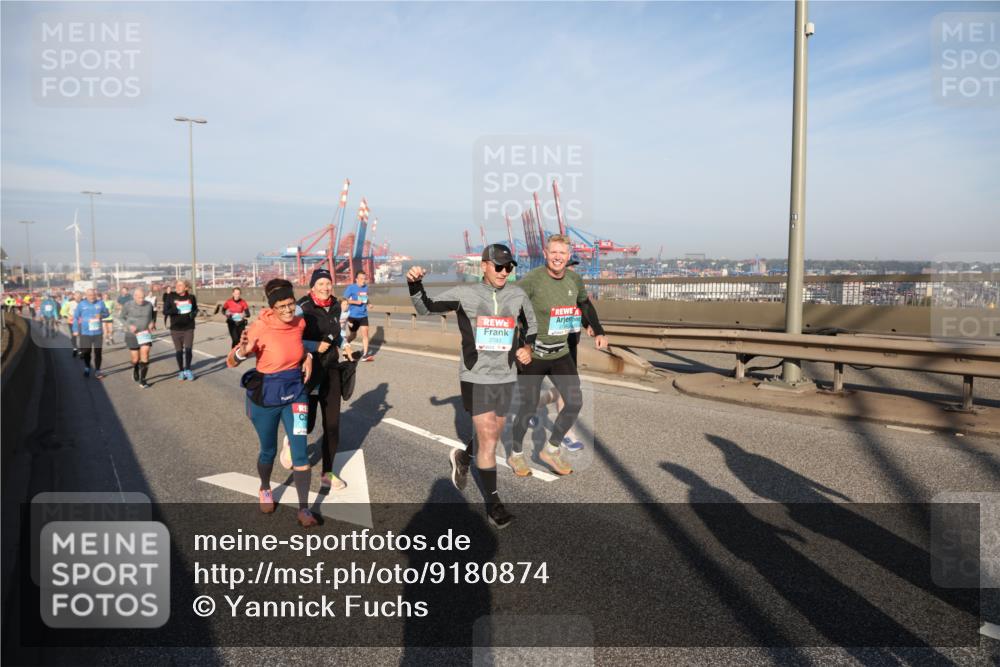 03.10.2025 - Köhlbrandbrückenlauf Yannick Fuchs http://msf.ph/oto/9180874 03.10.2025 08:55:32 Position 2 2783 meine-sportfotos.de