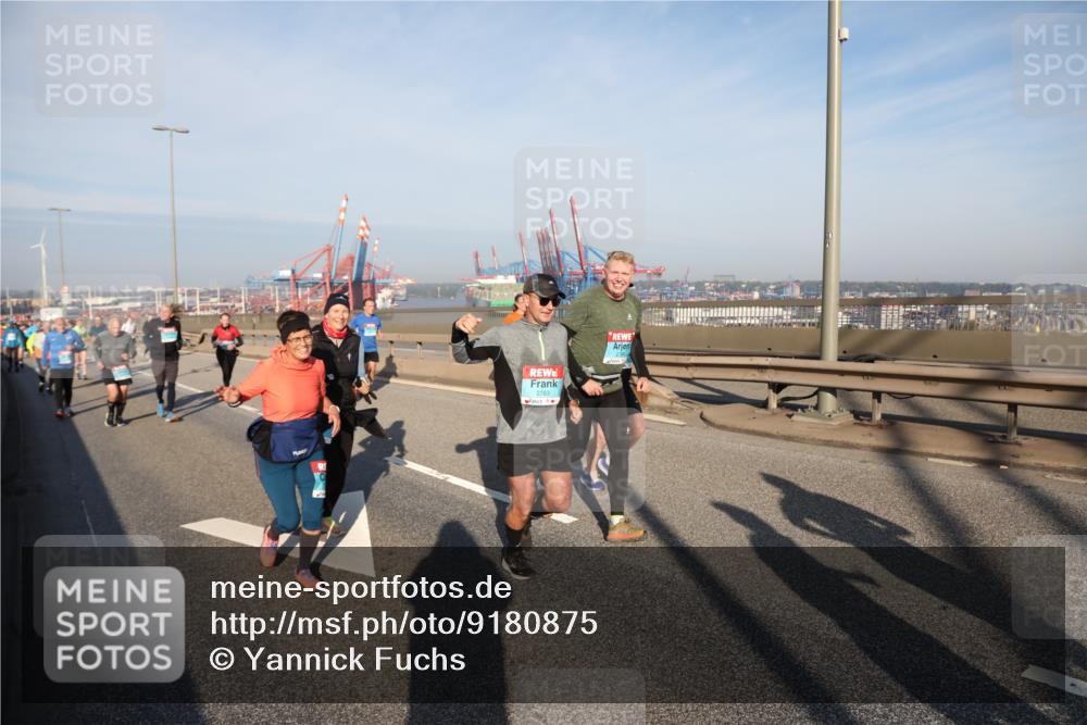 03.10.2025 - Köhlbrandbrückenlauf Yannick Fuchs http://msf.ph/oto/9180875 03.10.2025 08:55:32 Position 2 2783 meine-sportfotos.de