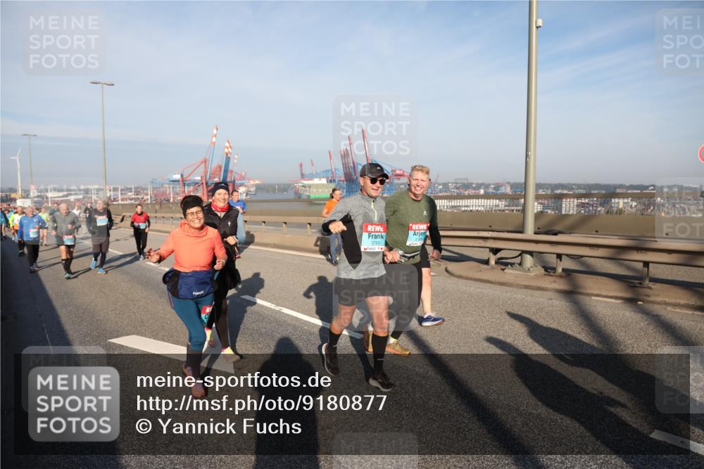 03.10.2025 - Köhlbrandbrückenlauf Yannick Fuchs http://msf.ph/oto/9180877 03.10.2025 08:55:33 Position 2 2783 meine-sportfotos.de