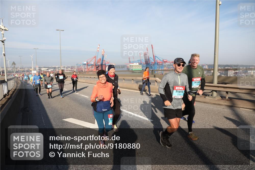03.10.2025 - Köhlbrandbrückenlauf Yannick Fuchs http://msf.ph/oto/9180880 03.10.2025 08:55:33 Position 2 2783, 2784 meine-sportfotos.de