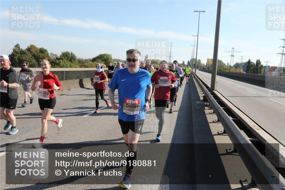 03.10.2025 - Köhlbrandbrückenlauf Yannick Fuchs http://msf.ph/oto/9180881 03.10.2025 11:22:11 Position 3 4829, 5511 meine-sportfotos.de