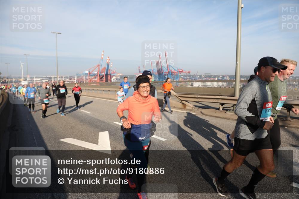 03.10.2025 - Köhlbrandbrückenlauf Yannick Fuchs http://msf.ph/oto/9180886 03.10.2025 08:55:33 Position 2 7, 2783 meine-sportfotos.de