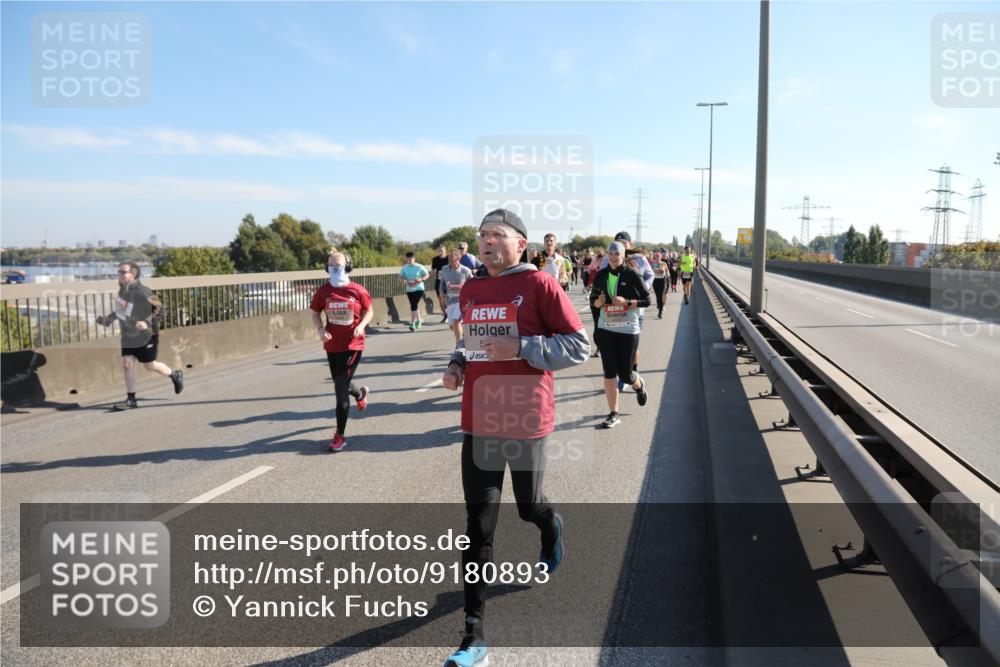 03.10.2025 - Köhlbrandbrückenlauf Yannick Fuchs http://msf.ph/oto/9180893 03.10.2025 11:22:12 Position 3  meine-sportfotos.de
