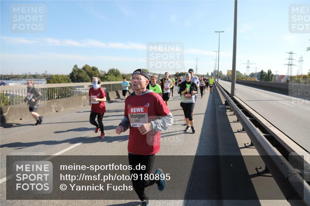 03.10.2025 - Köhlbrandbrückenlauf Yannick Fuchs http://msf.ph/oto/9180895 03.10.2025 11:22:12 Position 3 5684 meine-sportfotos.de