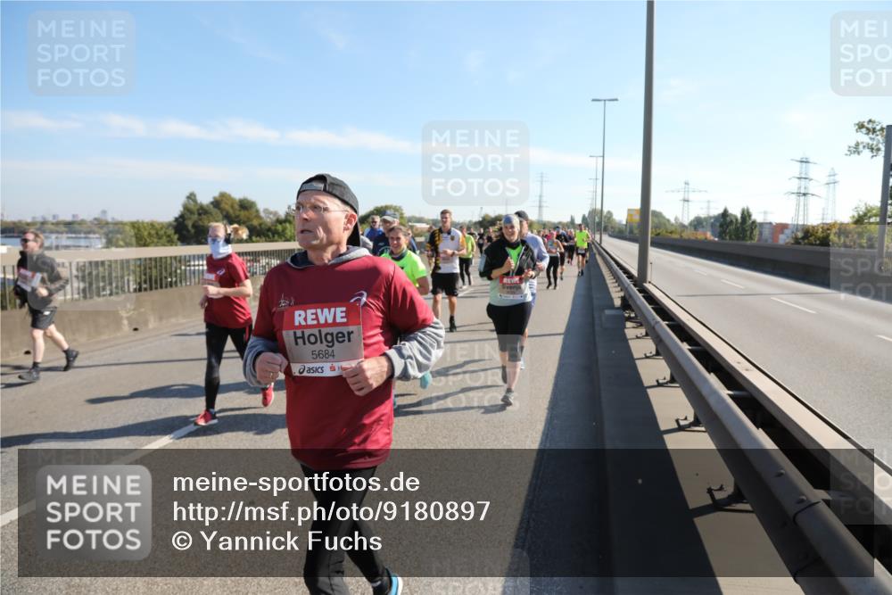 03.10.2025 - Köhlbrandbrückenlauf Yannick Fuchs http://msf.ph/oto/9180897 03.10.2025 11:22:12 Position 3 5684 meine-sportfotos.de