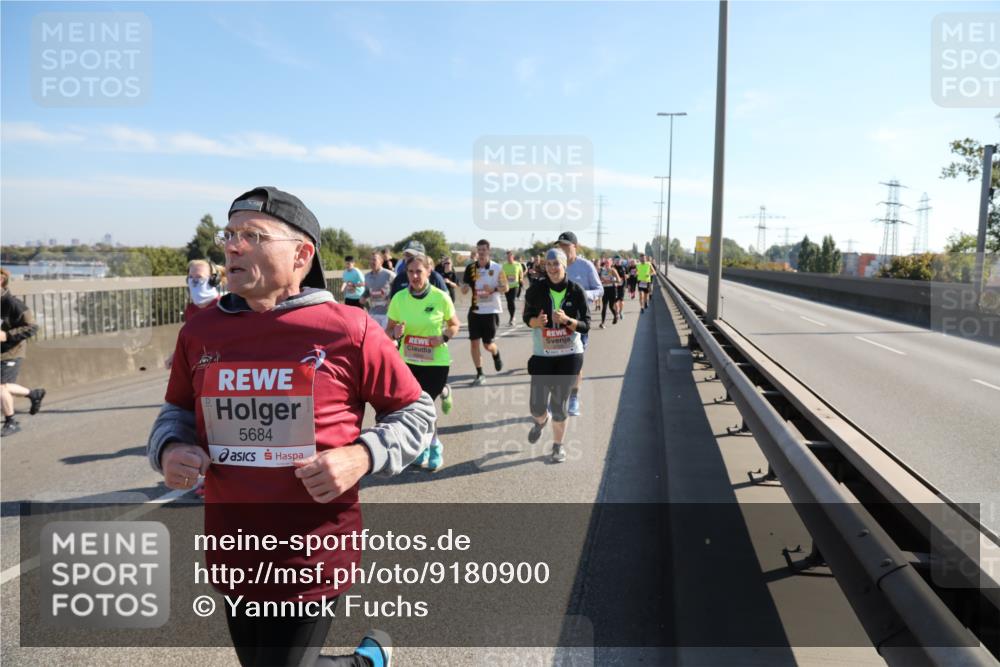 03.10.2025 - Köhlbrandbrückenlauf Yannick Fuchs http://msf.ph/oto/9180900 03.10.2025 11:22:12 Position 3 5684 meine-sportfotos.de