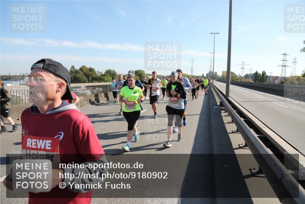 03.10.2025 - Köhlbrandbrückenlauf Yannick Fuchs http://msf.ph/oto/9180902 03.10.2025 11:22:13 Position 3 5684 meine-sportfotos.de