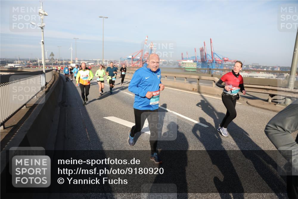03.10.2025 - Köhlbrandbrückenlauf Yannick Fuchs http://msf.ph/oto/9180920 03.10.2025 08:55:38 Position 2 3231 meine-sportfotos.de
