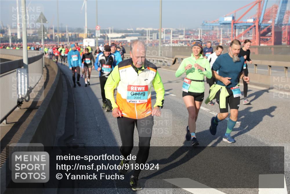 03.10.2025 - Köhlbrandbrückenlauf Yannick Fuchs http://msf.ph/oto/9180924 03.10.2025 08:55:39 Position 2 2004, 726 meine-sportfotos.de