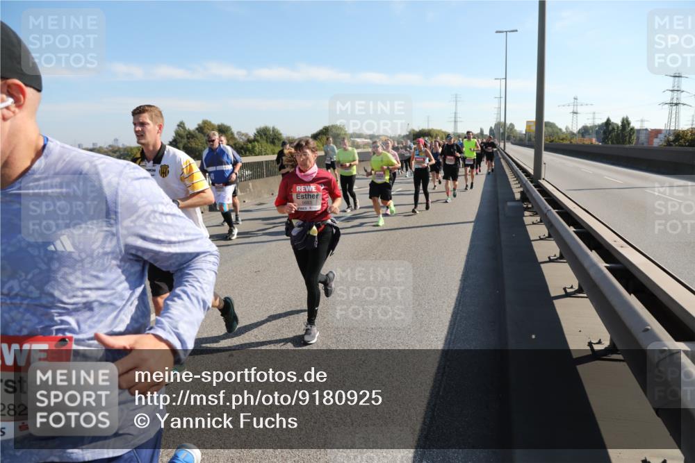 03.10.2025 - Köhlbrandbrückenlauf Yannick Fuchs http://msf.ph/oto/9180925 03.10.2025 11:22:15 Position 3 282, 5683 meine-sportfotos.de