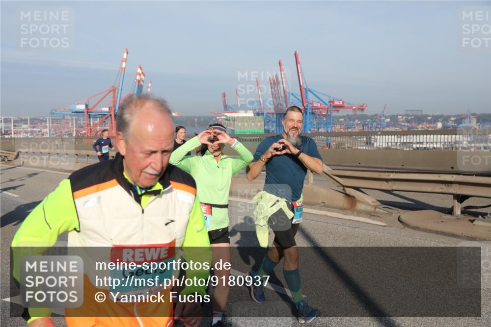 03.10.2025 - Köhlbrandbrückenlauf Yannick Fuchs http://msf.ph/oto/9180937 03.10.2025 08:55:40 Position 2 2004 meine-sportfotos.de