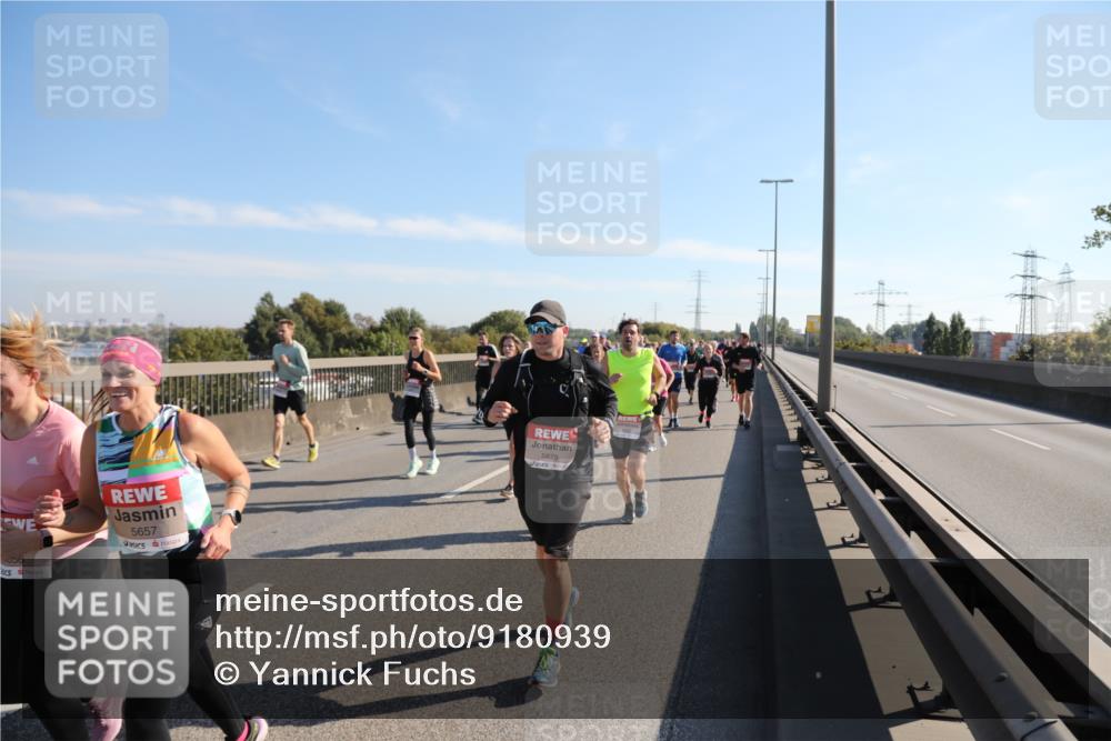 03.10.2025 - Köhlbrandbrückenlauf Yannick Fuchs http://msf.ph/oto/9180939 03.10.2025 11:22:18 Position 3 9056, 5657, 5879 meine-sportfotos.de
