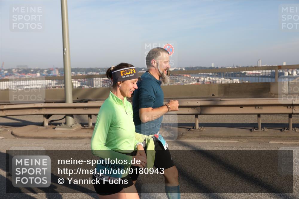 03.10.2025 - Köhlbrandbrückenlauf Yannick Fuchs http://msf.ph/oto/9180943 03.10.2025 08:55:41 Position 2 1726 meine-sportfotos.de