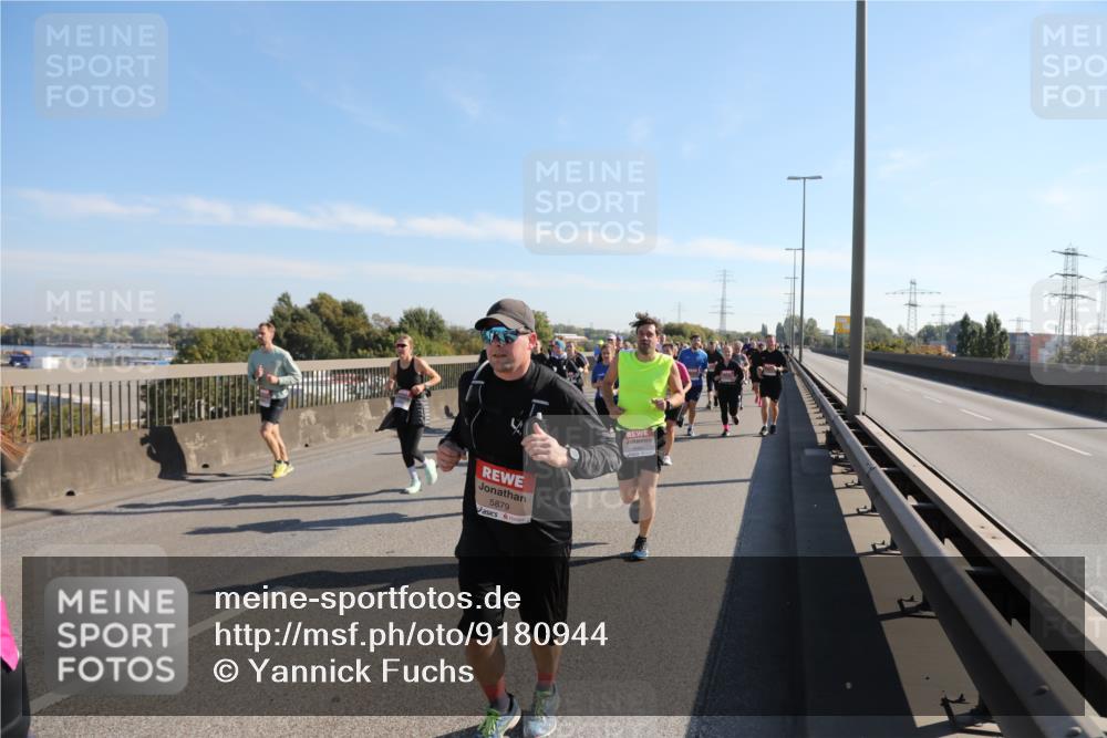 03.10.2025 - Köhlbrandbrückenlauf Yannick Fuchs http://msf.ph/oto/9180944 03.10.2025 11:22:18 Position 3 5879 meine-sportfotos.de