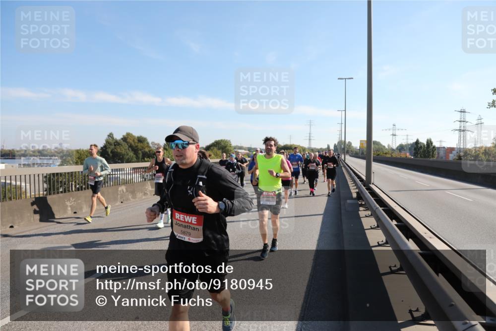 03.10.2025 - Köhlbrandbrückenlauf Yannick Fuchs http://msf.ph/oto/9180945 03.10.2025 11:22:18 Position 3 5879 meine-sportfotos.de