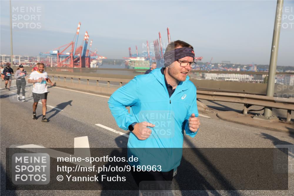03.10.2025 - Köhlbrandbrückenlauf Yannick Fuchs http://msf.ph/oto/9180963 03.10.2025 08:55:44 Position 2  meine-sportfotos.de