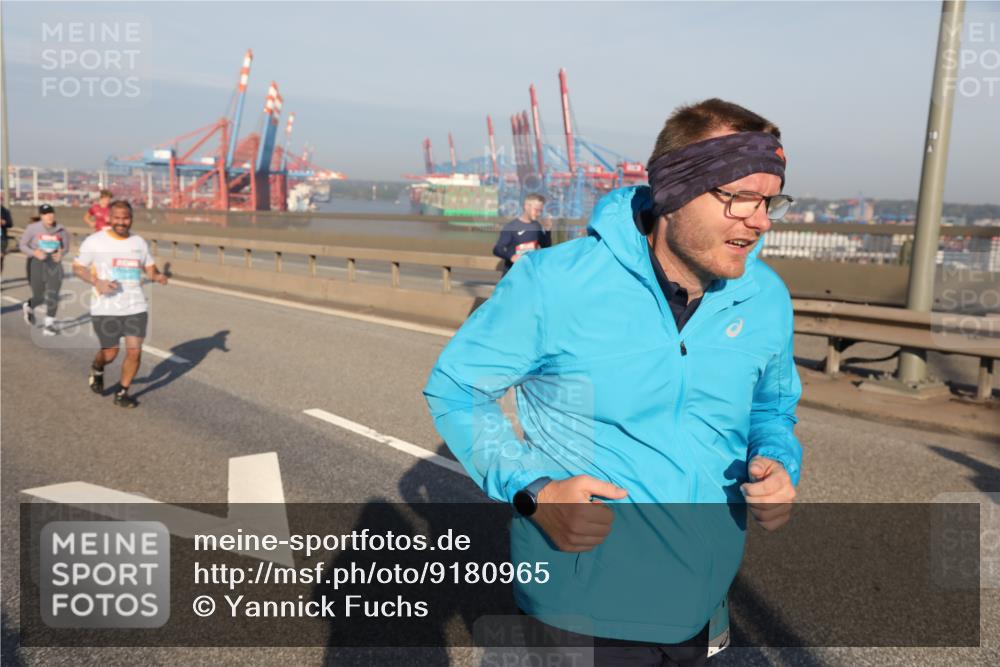 03.10.2025 - Köhlbrandbrückenlauf Yannick Fuchs http://msf.ph/oto/9180965 03.10.2025 08:55:44 Position 2  meine-sportfotos.de