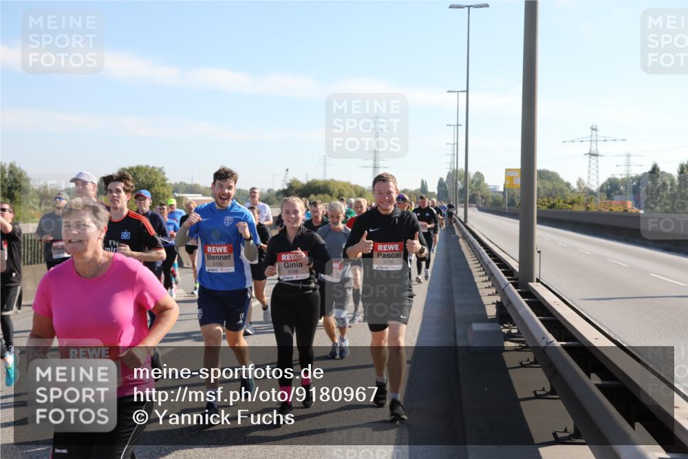 03.10.2025 - Köhlbrandbrückenlauf Yannick Fuchs http://msf.ph/oto/9180967 03.10.2025 11:22:21 Position 3 4900, 5130, 5149, 5156 meine-sportfotos.de