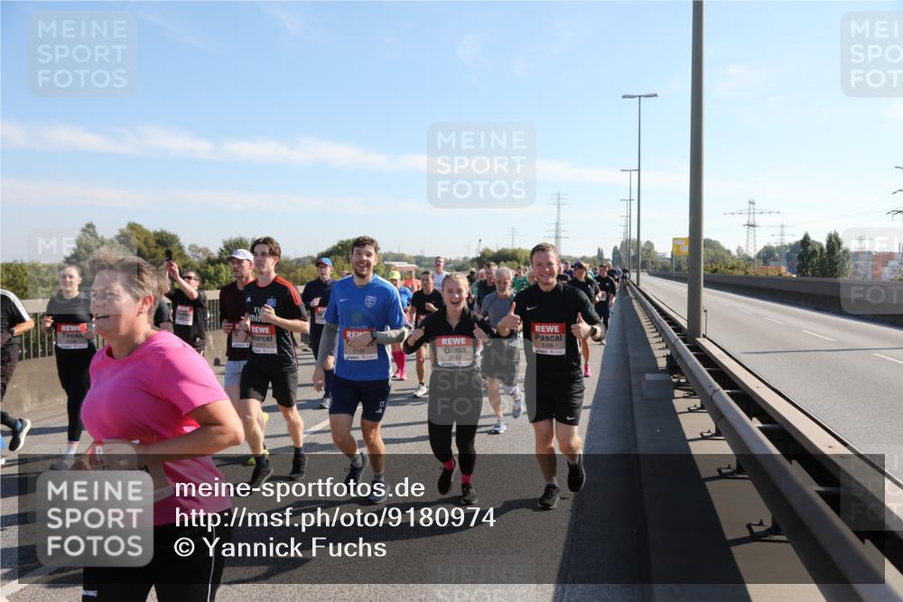 03.10.2025 - Köhlbrandbrückenlauf Yannick Fuchs http://msf.ph/oto/9180974 03.10.2025 11:22:21 Position 3 4900, 5156 meine-sportfotos.de