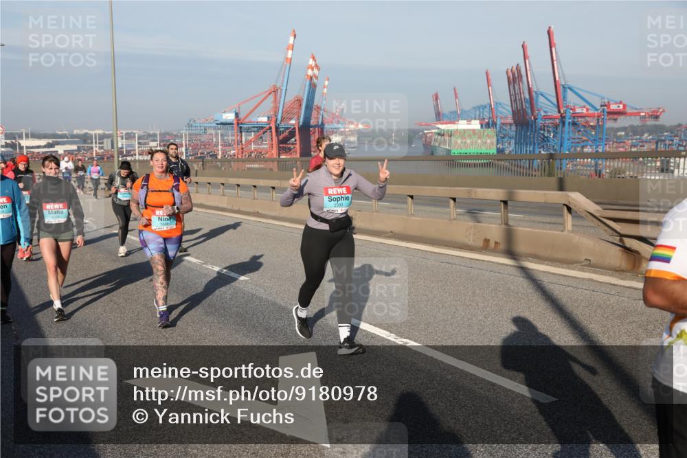 03.10.2025 - Köhlbrandbrückenlauf Yannick Fuchs http://msf.ph/oto/9180978 03.10.2025 08:55:47 Position 2 1348, 2393 meine-sportfotos.de