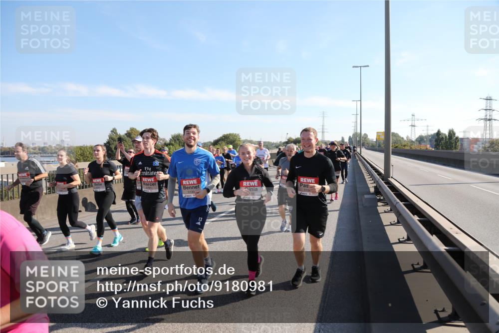 03.10.2025 - Köhlbrandbrückenlauf Yannick Fuchs http://msf.ph/oto/9180981 03.10.2025 11:22:22 Position 3 5761, 515, 5130, 13 meine-sportfotos.de