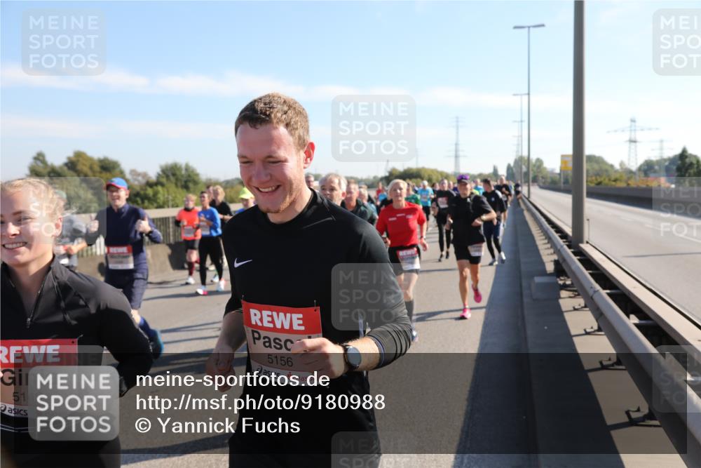 03.10.2025 - Köhlbrandbrückenlauf Yannick Fuchs http://msf.ph/oto/9180988 03.10.2025 11:22:22 Position 3 5149, 5156 meine-sportfotos.de