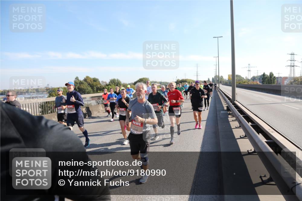 03.10.2025 - Köhlbrandbrückenlauf Yannick Fuchs http://msf.ph/oto/9180990 03.10.2025 11:22:23 Position 3 6758 meine-sportfotos.de